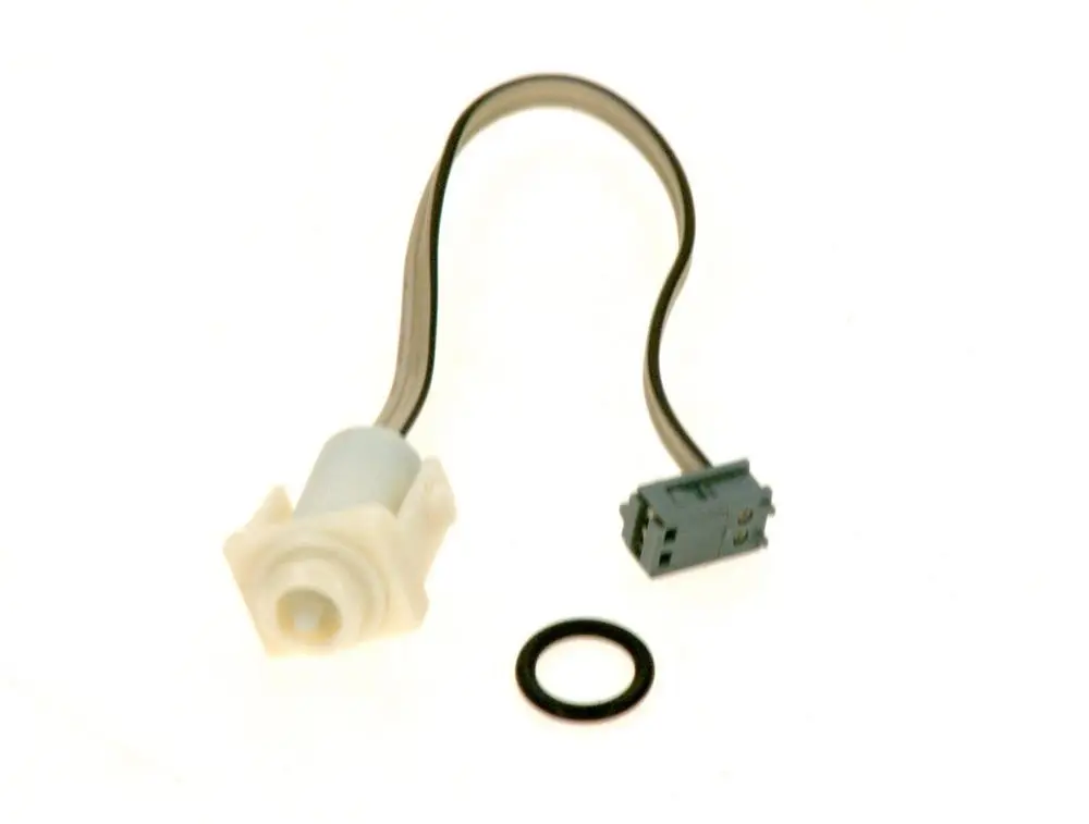 Bosch Temperaturfühler mit einem weißen Gehäuse und einem Kabelanschluss. Ein schwarzes Dichtungsringstück liegt neben dem Sensor.